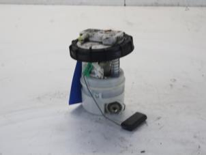 Gebruikte Benzinepomp Renault Twingo (C06) 1.2 Prijs € 26,00 Margeregeling aangeboden door Gebr Opdam B.V.