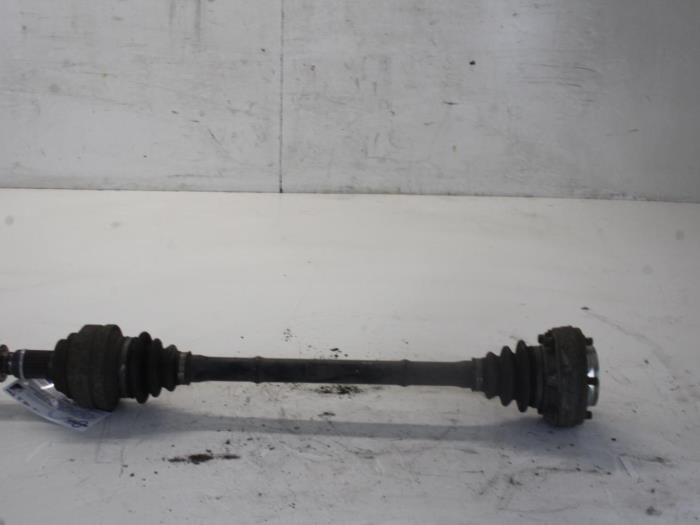 Gebruikte Aandrijfas rechts-achter BMW 1 serie (E87/87N) 123d 16V Prijs € 42,00 Margeregeling aangeboden door Gebr Opdam B.V.