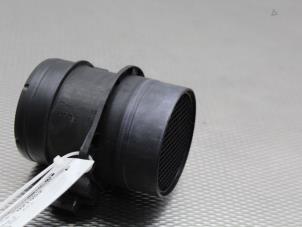 Gebruikte Luchthoeveelheidsmeter Volkswagen Transporter/Caravelle T5 2.0 TDI DRF Prijs € 13,00 Margeregeling aangeboden door Gebr Opdam B.V.