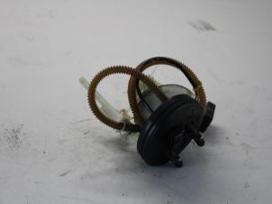 Gebruikte Benzinepomp Volkswagen Golf III Cabrio Restyling (1E7) 1.8 Prijs € 26,00 Margeregeling aangeboden door Gebr Opdam B.V.