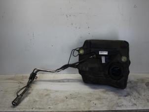 Gebruikte Brandstoftank Ford Focus 3 Wagon 1.0 Ti-VCT EcoBoost 12V 100 Prijs € 81,00 Margeregeling aangeboden door Gebr Opdam B.V.