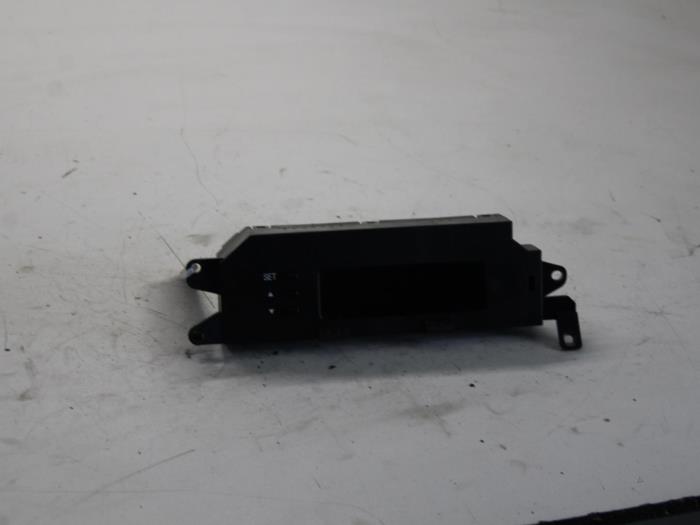 Gebruikte Display Interieur Hyundai i20 1.2i 16V Prijs € 30,00 Margeregeling aangeboden door Gebr Opdam B.V.