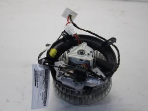 Gebruikte Chaufage Ventilatiemotor Mercedes E (W210) 3.2 E-320 24V Prijs € 51,00 Margeregeling aangeboden door Gebr Opdam B.V.