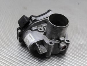 Gebruikte Gasklephuis Renault Trafic New (FL) 2.0 dCi 16V 90 Prijs € 70,00 Margeregeling aangeboden door Gebr Opdam B.V.