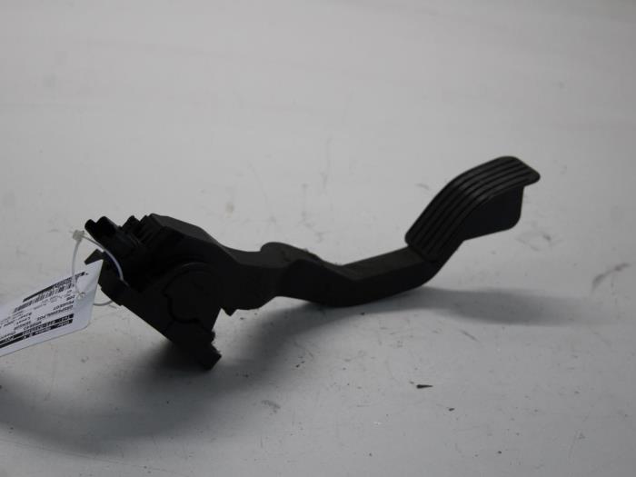 Gebruikte Sensor Gaspedaalpositie Peugeot 206 (2A/C/H/J/S) 1.4 16V Prijs € 21,00 Margeregeling aangeboden door Gebr Opdam B.V.