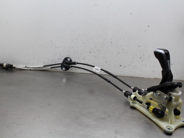 Gebruikte Schakelkabel Versnellingsbak Volvo V60 I (FW/GW) 2.0 D4 16V Prijs op aanvraag aangeboden door Gebr Opdam B.V.