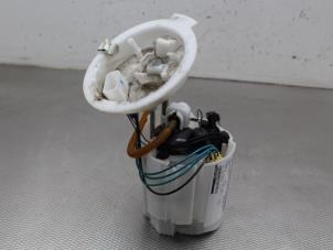 Gebruikte Benzinepomp Mini Mini Convertible (F57) 2.0 16V Cooper S Prijs € 51,00 Margeregeling aangeboden door Gebr Opdam B.V.