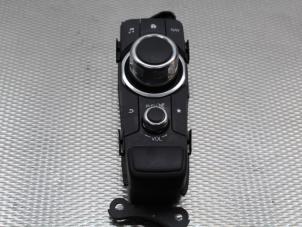 Gebruikte I-Drive knop Mazda 2 (DJ/DL) 1.5 SkyActiv-G 90 Prijs op aanvraag aangeboden door Gebr Opdam B.V.