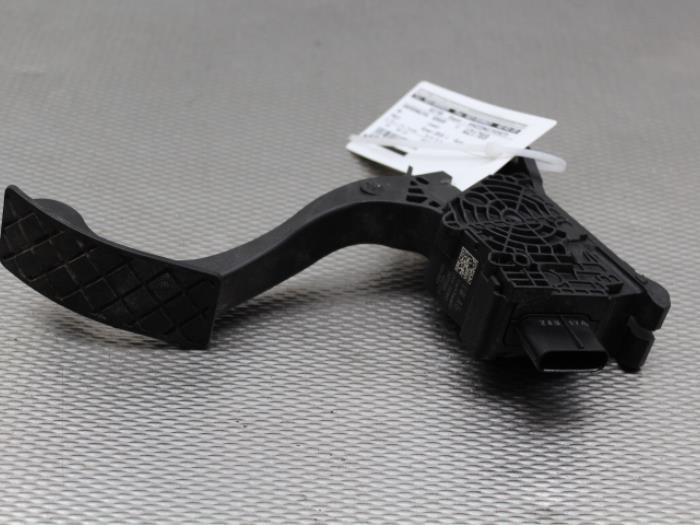 Gebruikte Gaspedaalpositie Sensor Volkswagen Polo VI (AW1) 1.0 TSI 12V Prijs € 30,00 Margeregeling aangeboden door Gebr Opdam B.V.