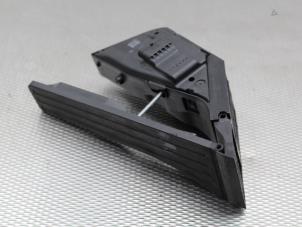 Gebruikte Gaspedaal Mercedes E (W213) E-200 2.0 Turbo 16V Prijs € 51,00 Margeregeling aangeboden door Gebr Opdam B.V.