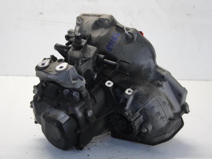 Versnellingsbak van een Opel Tigra Twin Top 1.4 16V 2008