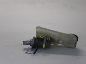 Gebruikte Hoofdremcilinder Ford Mondeo IV Wagon 1.6 TDCi 16V Prijs € 20,00 Margeregeling aangeboden door Gebr Opdam B.V.