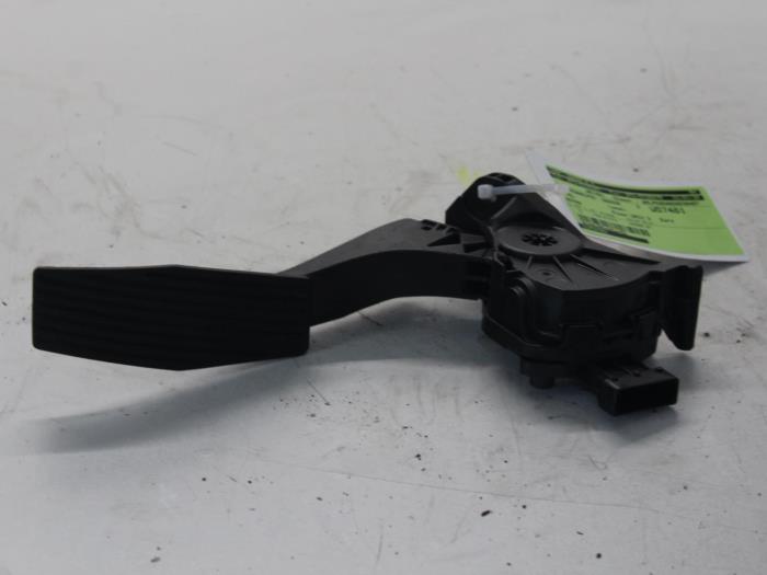 Gebruikte Sensor Gaspedaalpositie Opel Astra J Sports Tourer (PD8/PE8/PF8) 1.7 CDTi 16V Prijs € 42,00 Margeregeling aangeboden door Gebr Opdam B.V.
