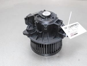 Gebruikte Chaufage Ventilatiemotor Ford Transit 2.2 TDCi 16V Prijs € 51,00 Margeregeling aangeboden door Gebr Opdam B.V.