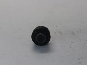 Gebruikte Schakelaar Licht Opel Corsa D 1.4 16V Twinport Prijs € 26,00 Margeregeling aangeboden door Gebr Opdam B.V.