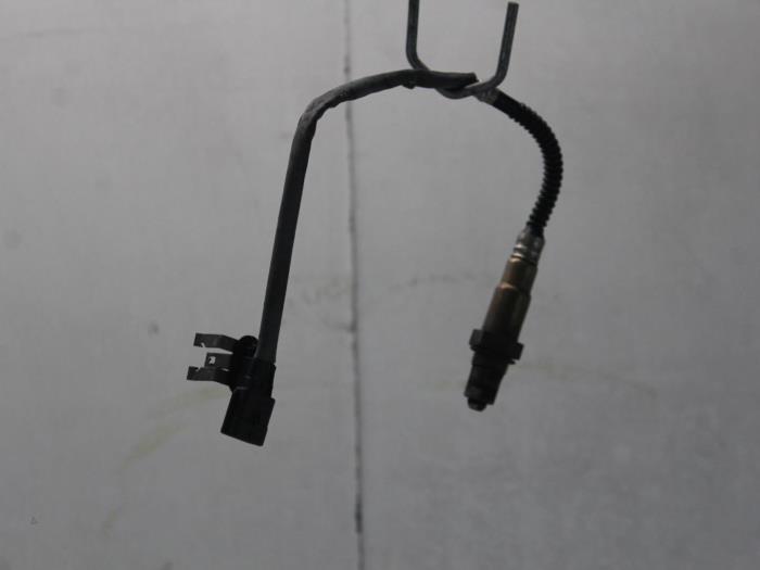 Gebruikte Lambda Sonde Renault Clio III (BR/CR) 1.2 16V TCe 100 Prijs € 26,00 Margeregeling aangeboden door Gebr Opdam B.V.