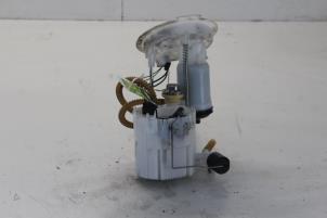 Gebruikte Benzinepomp BMW 1 serie (F20) 114i 1.6 16V Prijs € 75,00 Margeregeling aangeboden door Gebr Opdam B.V.