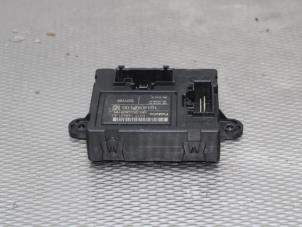 Gebruikte Deur module Ford Fiesta 6 (JA8) 1.0 SCI 12V 80 Prijs op aanvraag aangeboden door Gebr Opdam B.V.