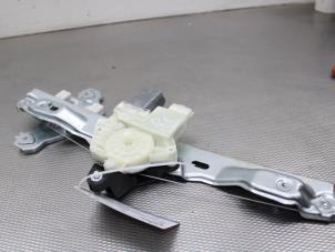 Gebruikte Raammechaniek 4Deurs rechts-achter Nissan Qashqai (J11) 1.6 dCi Prijs € 42,00 Margeregeling aangeboden door Gebr Opdam B.V.