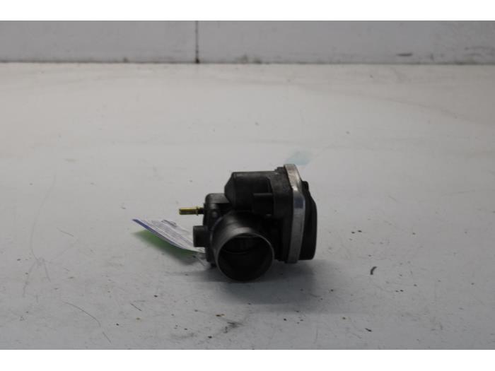 Gebruikte Gasklephuis Renault Scénic II (JM) 1.6 16V Prijs € 26,00 Margeregeling aangeboden door Gebr Opdam B.V.