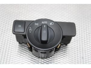 Gebruikte Licht Schakelaar Mercedes Vito (447.6) 2.2 119 CDI 16V BlueTEC Prijs € 30,00 Margeregeling aangeboden door Gebr Opdam B.V.