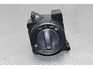 Gebruikte Licht Schakelaar Mercedes Citan (415.6) 1.5 111 CDI Prijs € 17,00 Margeregeling aangeboden door Gebr Opdam B.V.