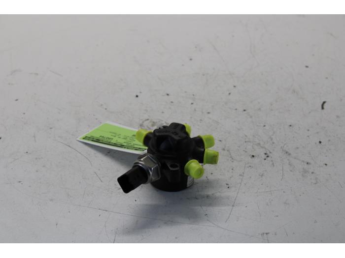 Gebruikte Druksensor Renault Kangoo (KC) 1.5 dCi 85 Prijs op aanvraag aangeboden door Gebr Opdam B.V.