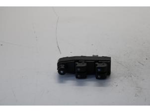 Gebruikte Raam schakelaar elektrisch Chevrolet Spark 1.0 16V Bifuel Prijs € 26,00 Margeregeling aangeboden door Gebr Opdam B.V.