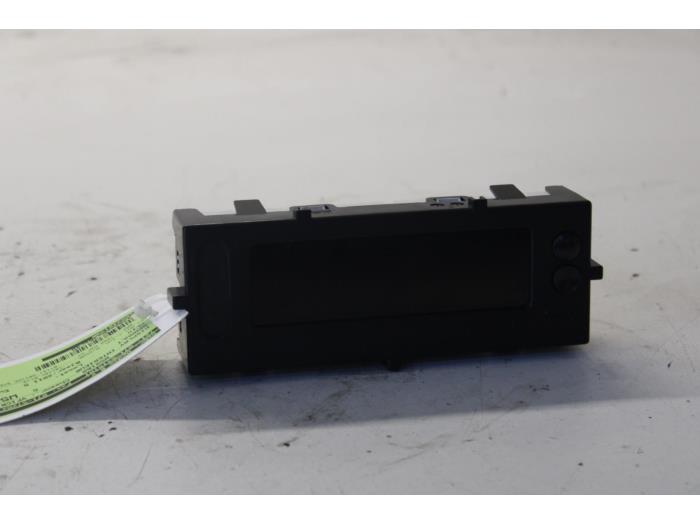 Gebruikte Display Interieur Renault Clio III (BR/CR) 1.2 16V TCe 100 Prijs € 34,00 Margeregeling aangeboden door Gebr Opdam B.V.