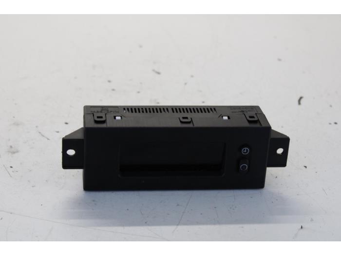 Gebruikte Display Interieur Opel Corsa D 1.6i OPC 16V Turbo Prijs € 34,00 Margeregeling aangeboden door Gebr Opdam B.V.