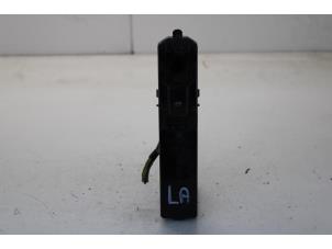 Gebruikte Ruit schakelaar elektrisch Saab 9-3 II Sport Sedan (YS3F) 1.8t 16V Prijs € 17,00 Margeregeling aangeboden door Gebr Opdam B.V.