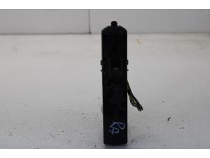 Gebruikte Elektrisch Raam Schakelaar Saab 9-3 II Sport Sedan (YS3F) 1.8t 16V Prijs € 13,00 Margeregeling aangeboden door Gebr Opdam B.V.