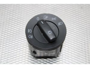 Gebruikte Licht Schakelaar Volkswagen Eos (1F7/F8) 2.0 TSI 16V Prijs € 8,00 Margeregeling aangeboden door Gebr Opdam B.V.