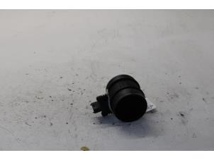 Gebruikte Luchtmassameter Alfa Romeo 159 Sportwagon (939BX) 1.9 JTS 16V Prijs € 21,00 Margeregeling aangeboden door Gebr Opdam B.V.