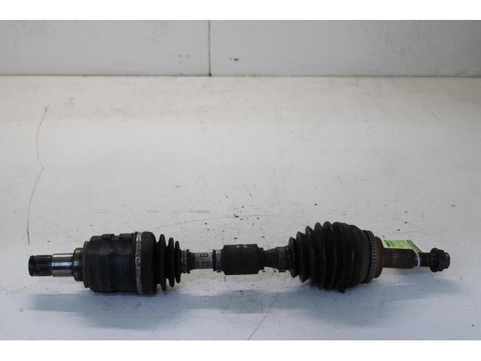 Gebruikte Aandrijfas links-voor Toyota Corolla Verso (R10/11) 2.2 D-4D 16V Cat Clean Power Prijs € 42,00 Margeregeling aangeboden door Gebr Opdam B.V.
