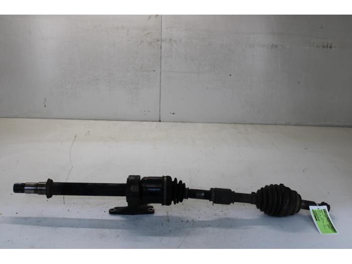 Gebruikte Aandrijfas rechts-voor Toyota Corolla Verso (R10/11) 2.2 D-4D 16V Cat Clean Power Prijs € 34,00 Margeregeling aangeboden door Gebr Opdam B.V.