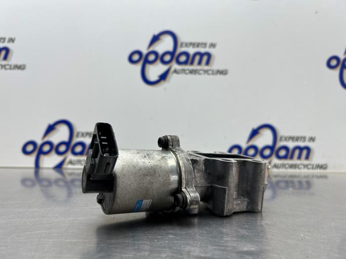 Gebruikte EGR Klep Toyota Corolla Verso (R10/11) 2.2 D-4D 16V Cat Clean Power Prijs € 42,00 Margeregeling aangeboden door Gebr Opdam B.V.