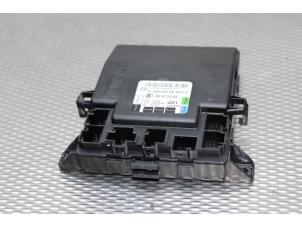 Gebruikte Sam module Mercedes ML II (164/4JG) 3.5 350 4-Matic V6 24V Prijs € 30,00 Margeregeling aangeboden door Gebr Opdam B.V.