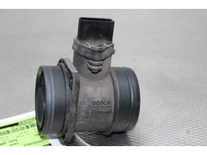 Gebruikte Luchthoeveelheidsmeter Volkswagen Caddy III (2KA,2KH,2CA,2CH) 2.0 SDI Prijs € 26,00 Margeregeling aangeboden door Gebr Opdam B.V.