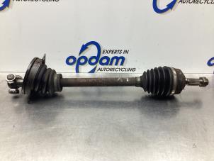 Gebruikte Aandrijfas links-voor Citroen Saxo 1.4i SX,VSX Prijs € 26,00 Margeregeling aangeboden door Gebr Opdam B.V.