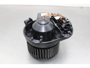 Gebruikte Chaufage Ventilatiemotor Mercedes A (W176) 1.6 A-180 16V Prijs € 42,00 Margeregeling aangeboden door Gebr Opdam B.V.