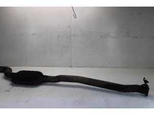 Gebruikte Uitlaat Middendemper Mercedes C (W205) C-180 1.6 16V Prijs € 106,00 Margeregeling aangeboden door Gebr Opdam B.V.