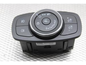 Gebruikte Licht Schakelaar Ford Transit Connect (PJ2) 1.5 EcoBlue Prijs € 30,00 Margeregeling aangeboden door Gebr Opdam B.V.