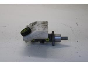 Gebruikte Hoofdremcilinder Peugeot 206+ (2L/M) 1.1 XR,XS Prijs € 20,00 Margeregeling aangeboden door Gebr Opdam B.V.