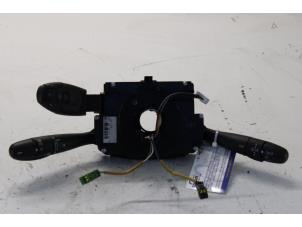 Gebruikte Licht + Raw Schakelaar Peugeot 207/207+ (WA/WC/WM) 1.6 16V VTi Prijs € 55,00 Margeregeling aangeboden door Gebr Opdam B.V.