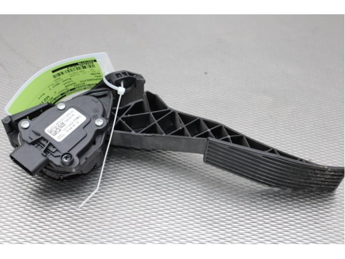 Gebruikte Gaspedaalpositie Sensor Opel Astra K Sports Tourer 1.6 CDTI 110 16V Prijs € 21,00 Margeregeling aangeboden door Gebr Opdam B.V.