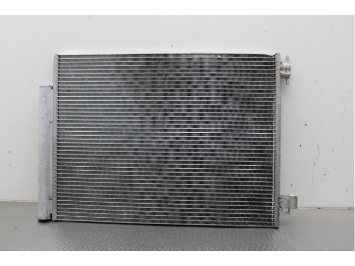 Gebruikte Radiateur Airco Renault Captur I (2R) 0.9 Energy TCE 12V Prijs € 64,00 Margeregeling aangeboden door Gebr Opdam B.V.