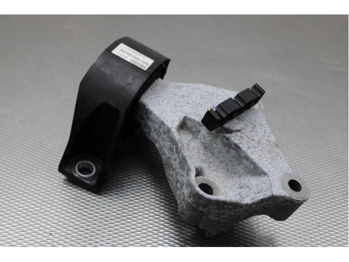 Gebruikte Motorrubber Renault Captur I (2R) 0.9 Energy TCE 12V Prijs op aanvraag aangeboden door Gebr Opdam B.V.