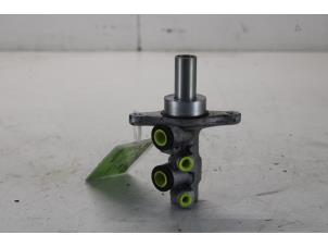 Gebruikte Hoofdremcilinder Peugeot Partner (GC/GF/GG/GJ/GK) 1.6 HDI 75 16V Prijs € 20,00 Margeregeling aangeboden door Gebr Opdam B.V.