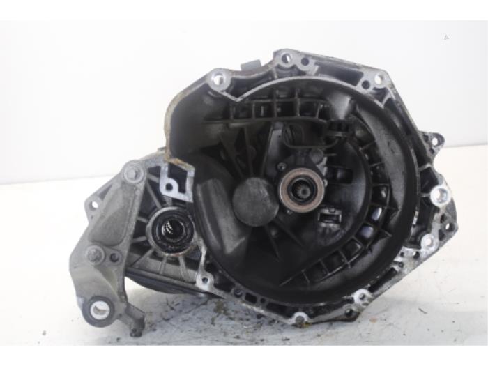 Gebruikte Versnellingsbak Opel Corsa D 1.2 16V Prijs € 340,00 Margeregeling aangeboden door Gebr Opdam B.V.